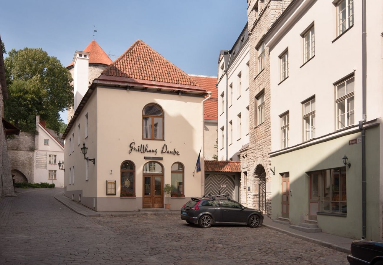 Apartment in Tallinn - Two bedrooms with sauna in Old Town 