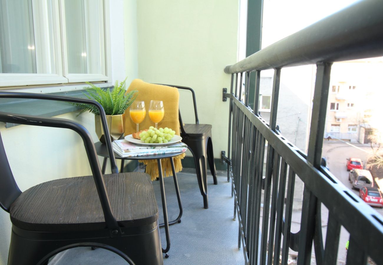 Apartment in Tallinn - 2 bedroom with balcony in Old town 