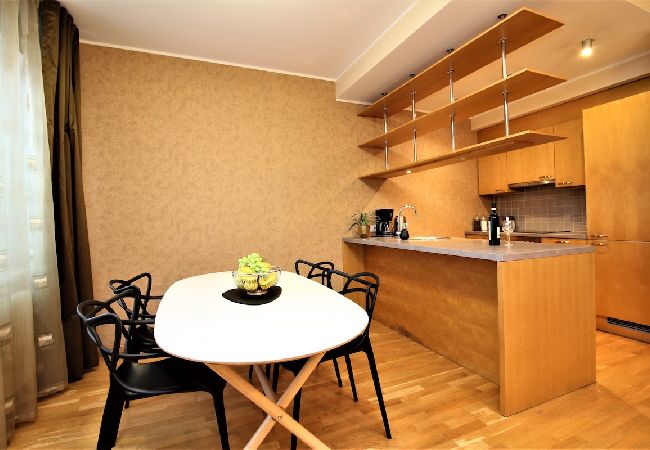 Apartment in Tallinn - Large 70m2 1 bedroom next to Old Town 