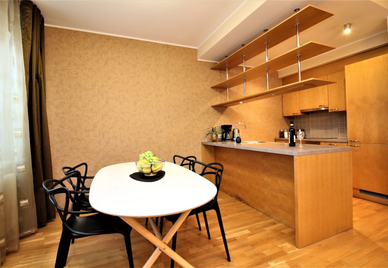 Apartment in Tallinn - Large 70m2 1 bedroom next to Old Town 