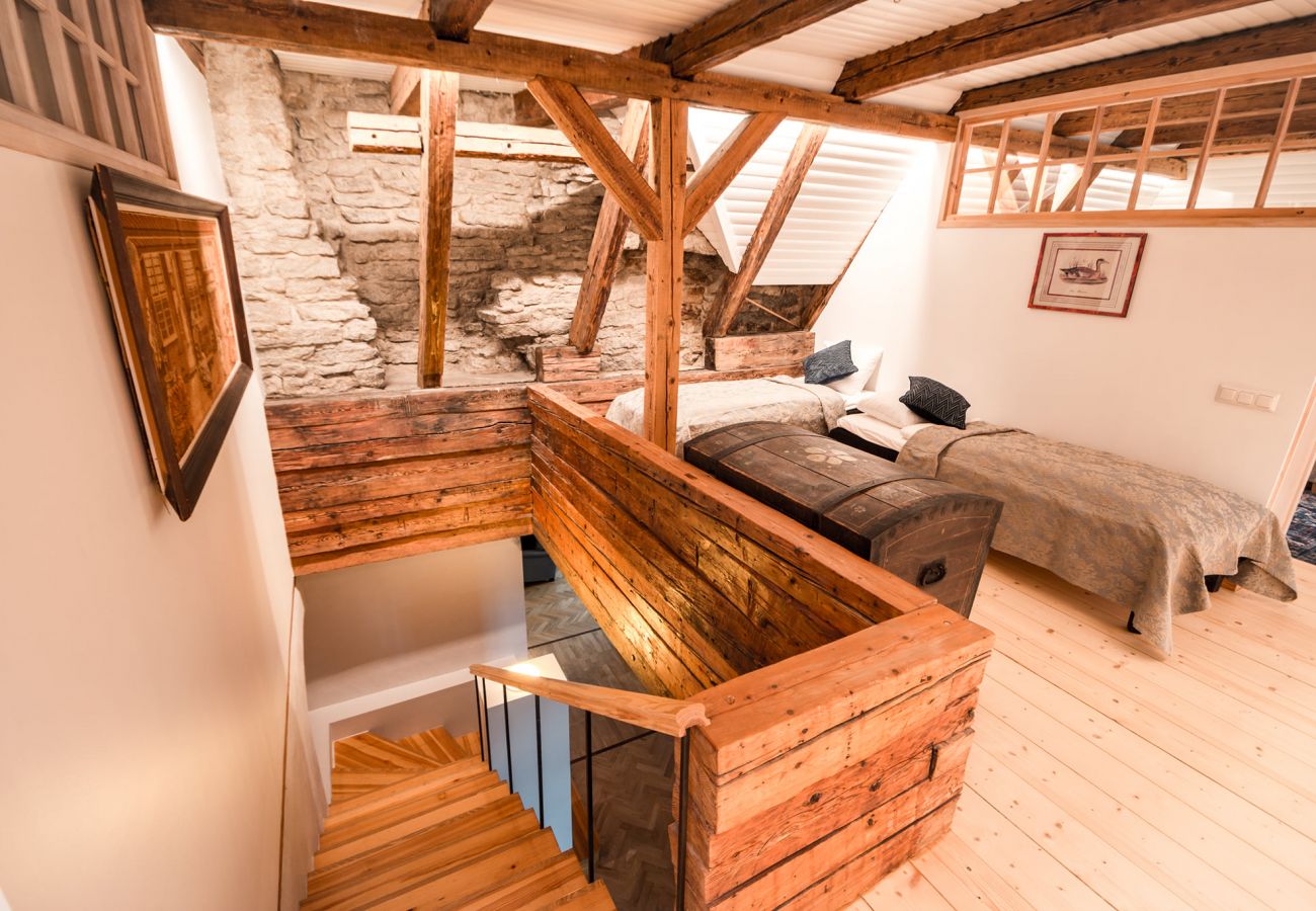 Apartment in Tallinn - Huge 185 m2 Old Town Luxury with sauna and terrace 