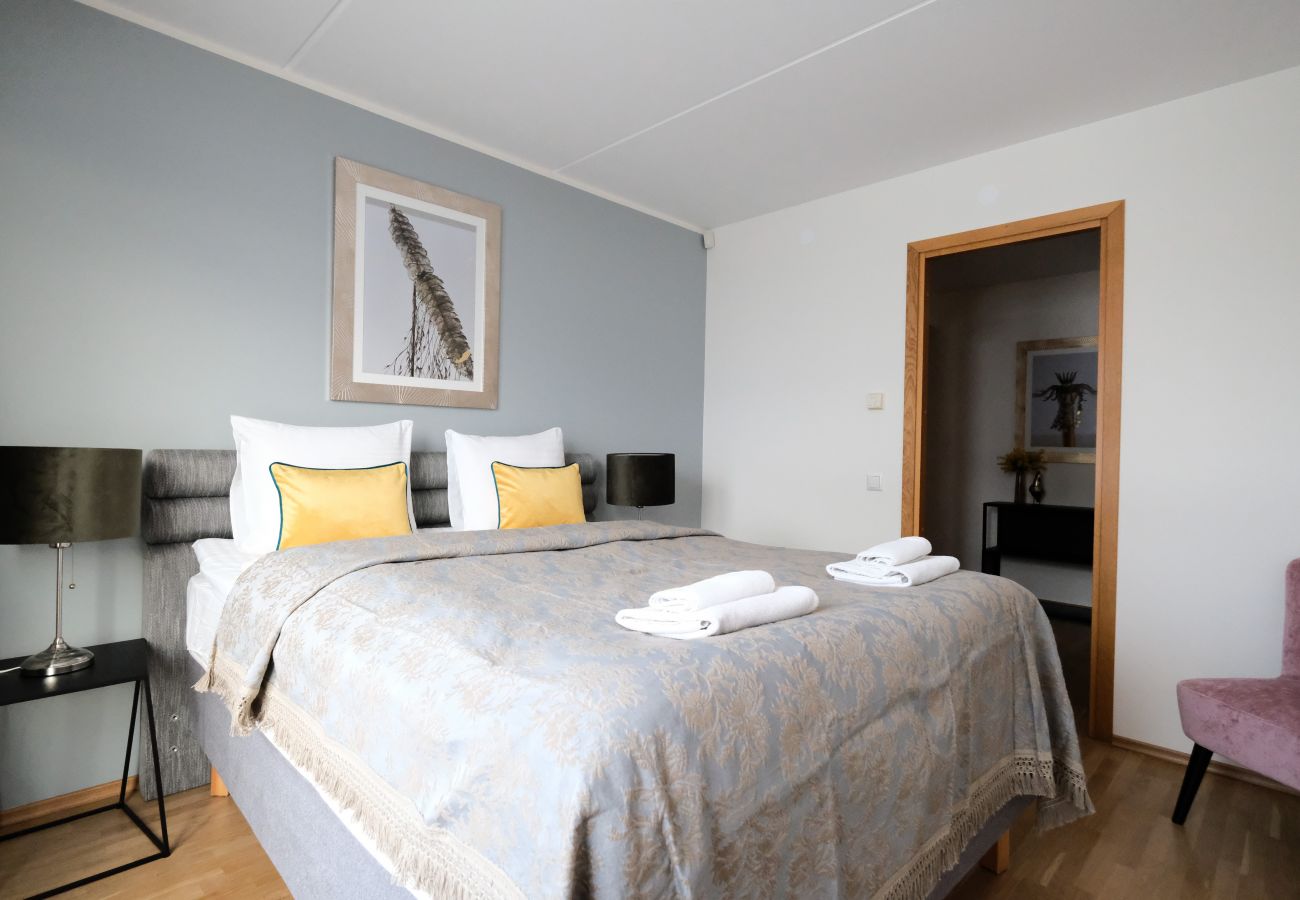 Apartment in Tallinn - 2 bedroom apartment with sauna and balcony -Roosikrantsi 9-34